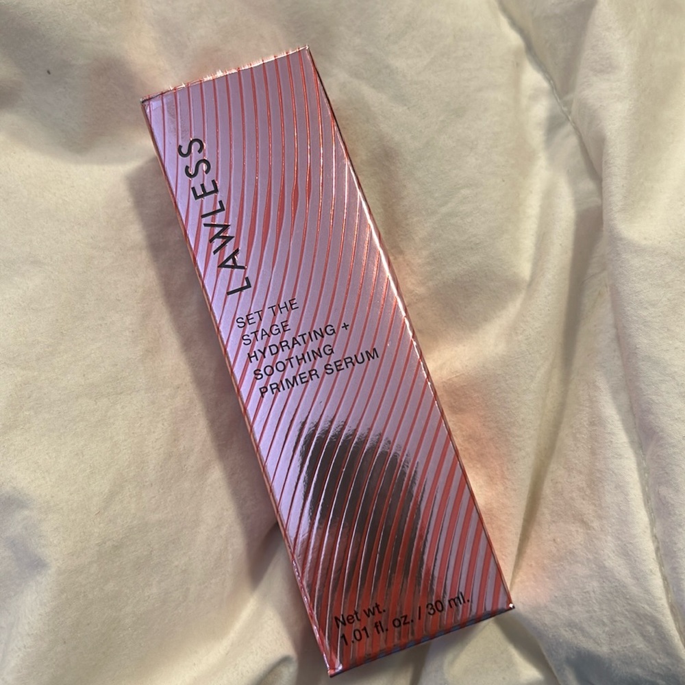 NIB LAWLESS
Set The Stage Hydrating Primer Serum